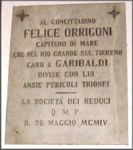 La lapide a ricordo di Orrigoni a Palazzo Estense
