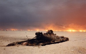 Pozzi in fiamme nella zona di Kirkuk, Iraq