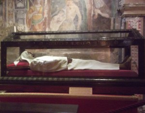 L'urna con il corpo del Beato Alberto a Santa Caterina del Sasso