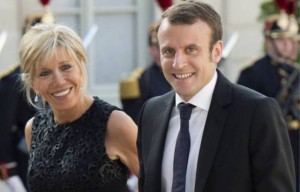 Macron con la moglie Brigitte Trogneux
