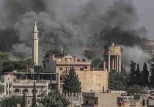 bombardamenti turchi sulla città siriana di Ras al-Ein (ANSA)