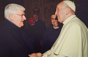 Il papa con il frate francescano Marco Tasca, nuovo arcivescovo di Genova