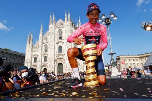 Bernal vince Giro d'Italia, ultima tappa a Ganna
