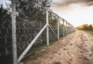 Barriera al confine tra Ungheria e Serbia