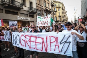 Manifestazione No green pass in piazza Duomo