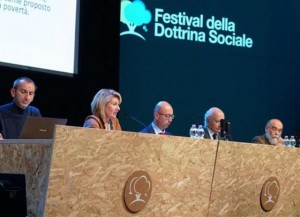 Un momento del convegno a Verona nell’ambito del Festival della Dottrina Sociale
