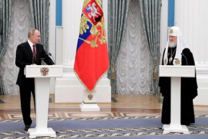 Lo zar Putin e il patriarca Kirill (foto Ansa da Famiglia Cristiana)