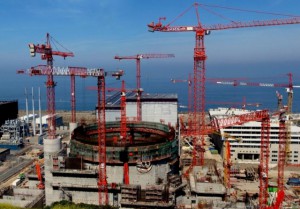 La centrale nucleare di Flamanville in costruzione